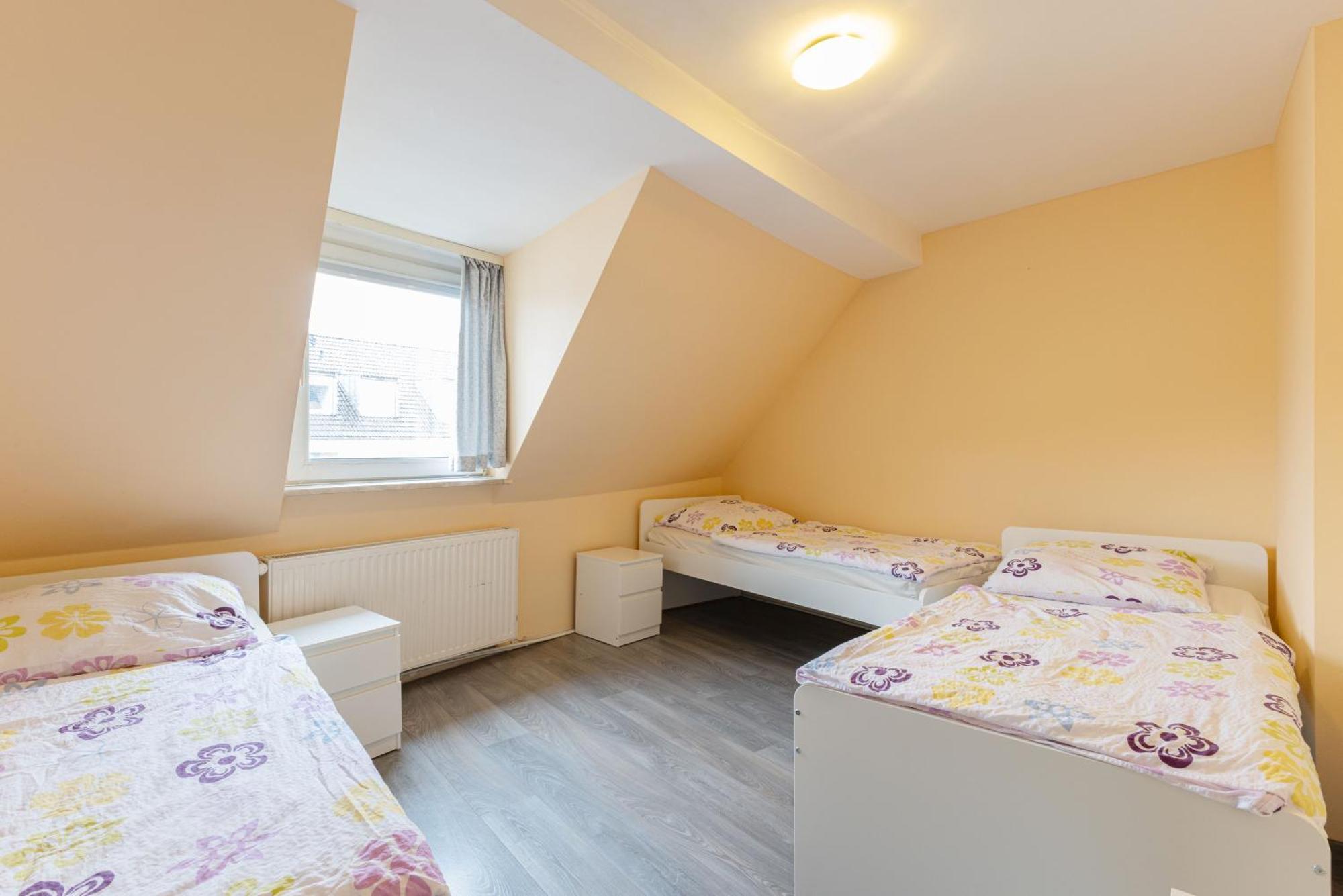 W4-8 Messe Monteurzimmer Апартаменты Кёльн