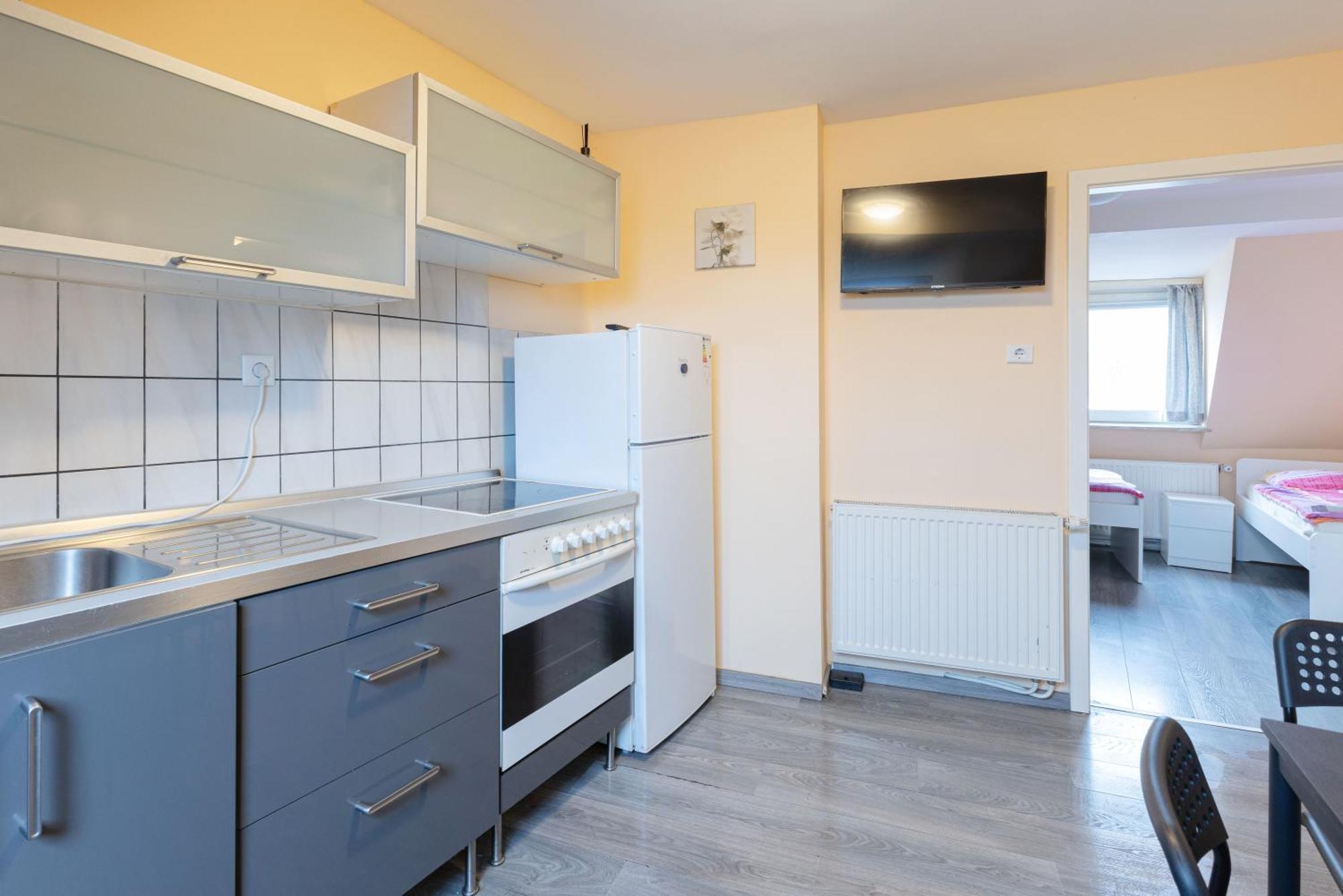 W4-8 Messe Monteurzimmer * Кёльн