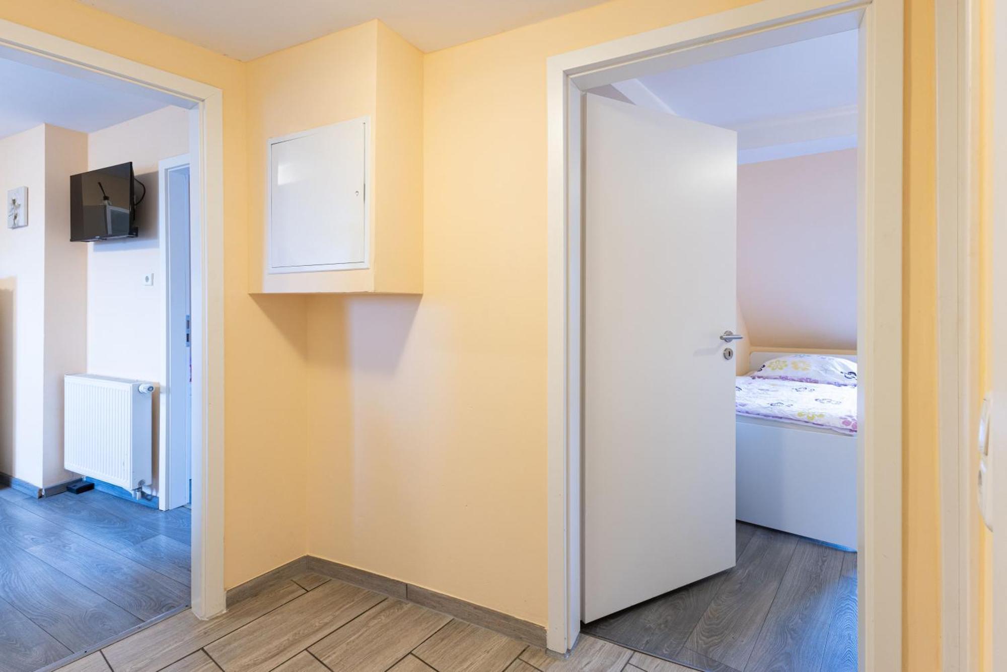 W4-8 Messe Monteurzimmer Кёльн