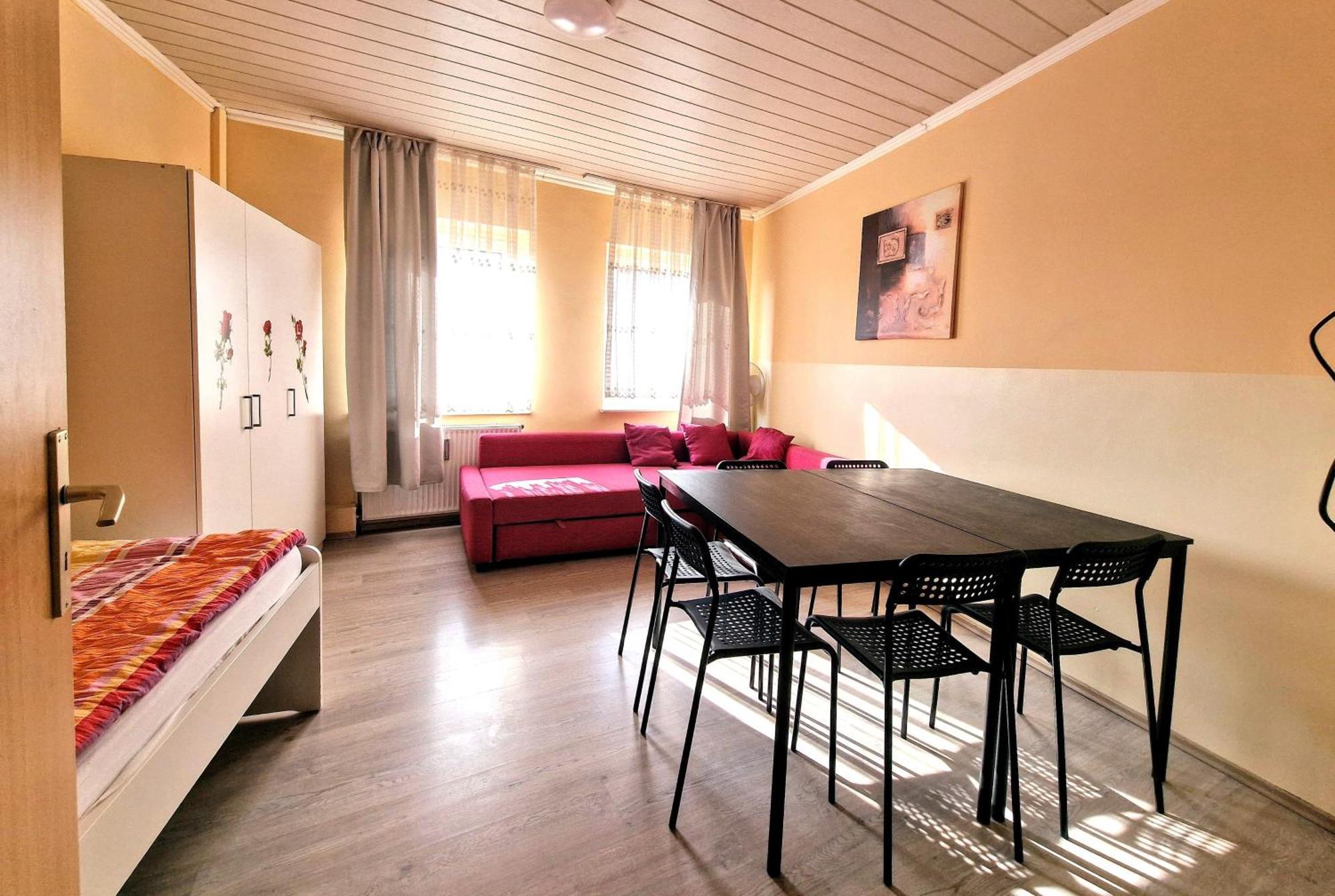 W4-8 Messe Monteurzimmer Кёльн